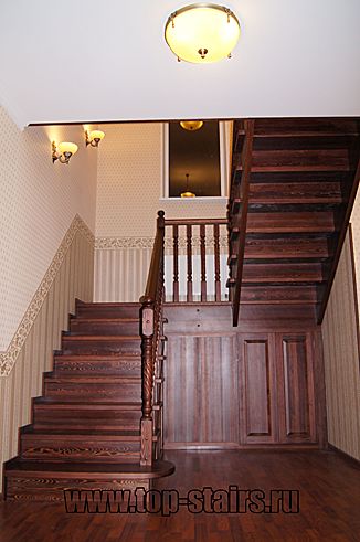 деревянная лестница из лиственницы
